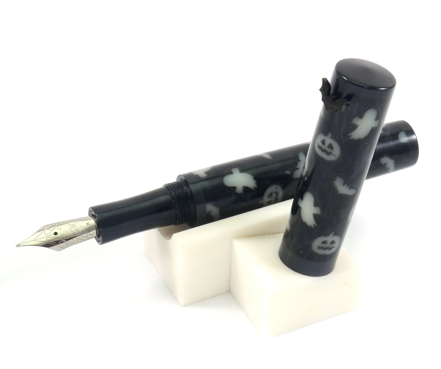 Glow in the Dark Halloween Fountain Pen