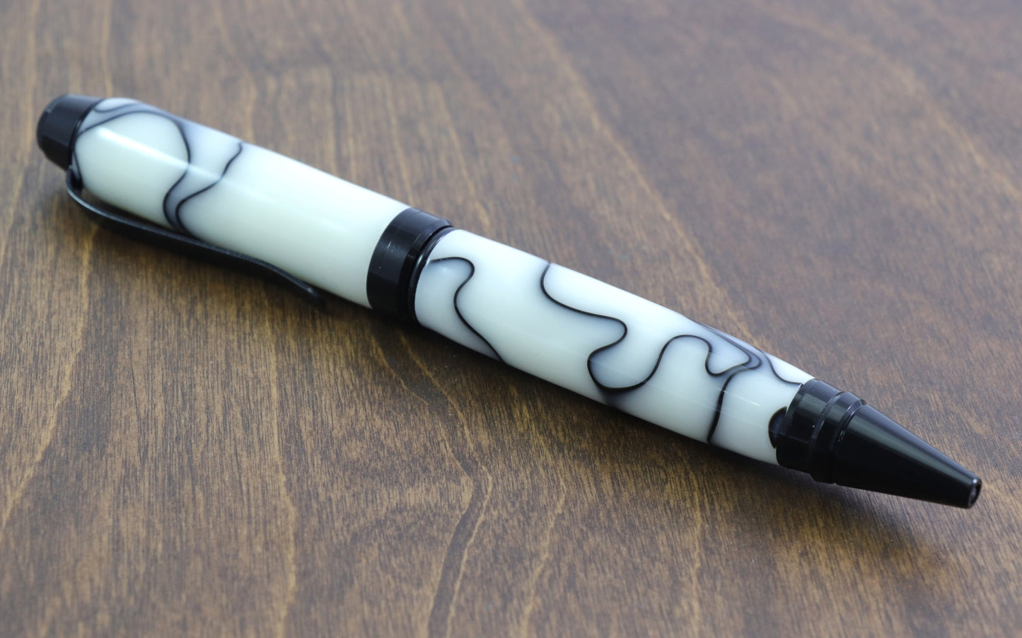 Monochrome Twist Pen